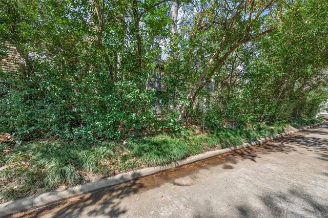 11711 Memorial Drive 17, Houston, TX 77024