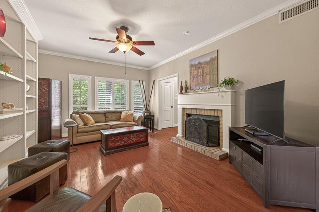 11711 Memorial Drive 17, Houston, TX 77024