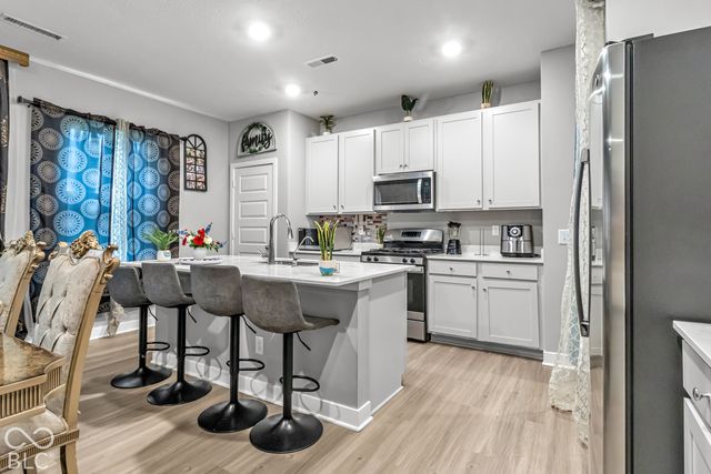 7349 Parkstay, Camby, IN 46113