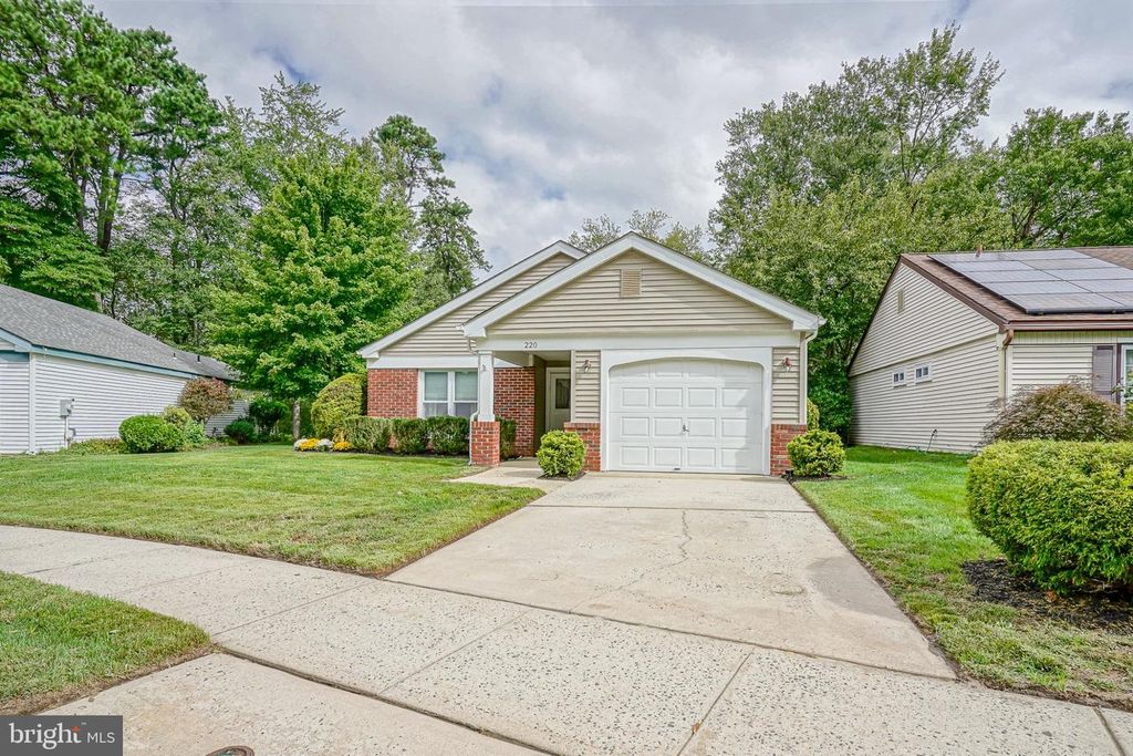 220 N PLYMOUTH CT, Southampton, NJ 08088 — photo 3