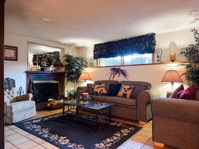 38 Amelia Pl, Revere, MA 02151
