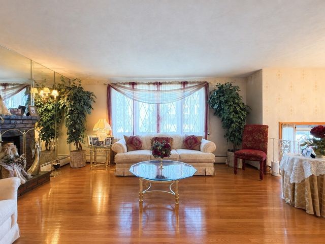 38 Amelia Pl, Revere, MA 02151
