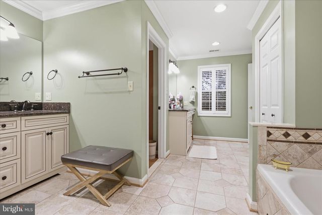 12903 FOUNTAIN HEAD RD, Hagerstown, MD 21742