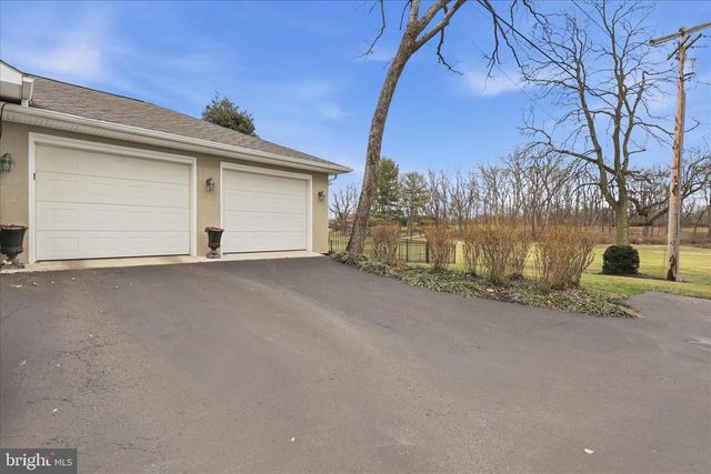 12903 FOUNTAIN HEAD RD, Hagerstown, MD 21742