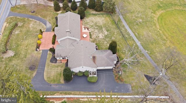 12903 FOUNTAIN HEAD RD, Hagerstown, MD 21742