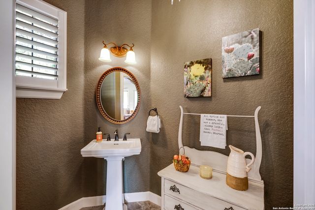 236 Echo Falls Lane, Comfort, TX 78013