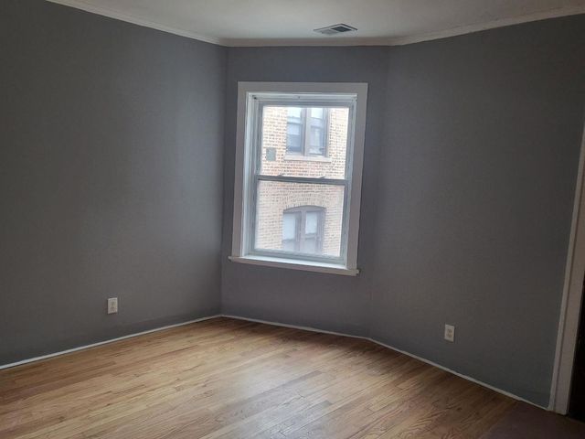 7307 S Bennett Avenue 3, Chicago, IL 60649