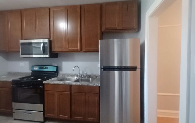 7307 S Bennett Avenue 3, Chicago, IL 60649