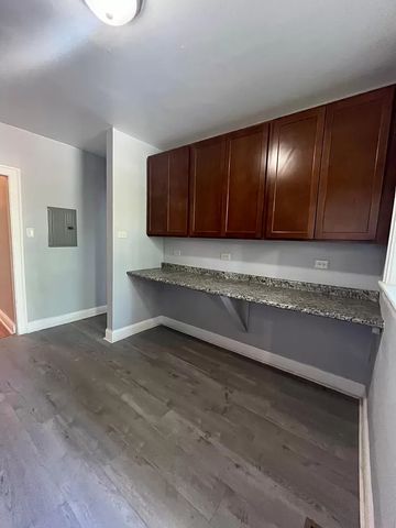 7307 S Bennett Avenue 3, Chicago, IL 60649