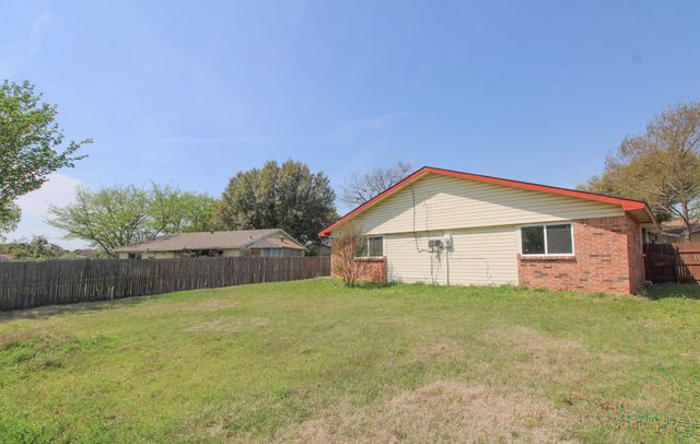 3102 Abbey Road, Carrollton, TX 75007