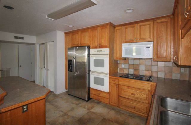 3102 Abbey Road, Carrollton, TX 75007