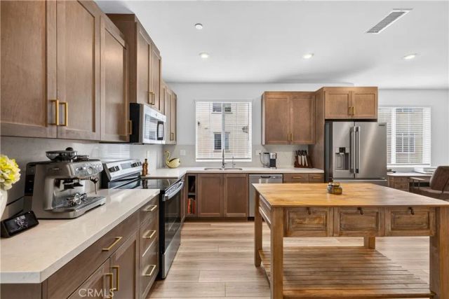 16140 Spicebush Ln, Chino, CA 91708