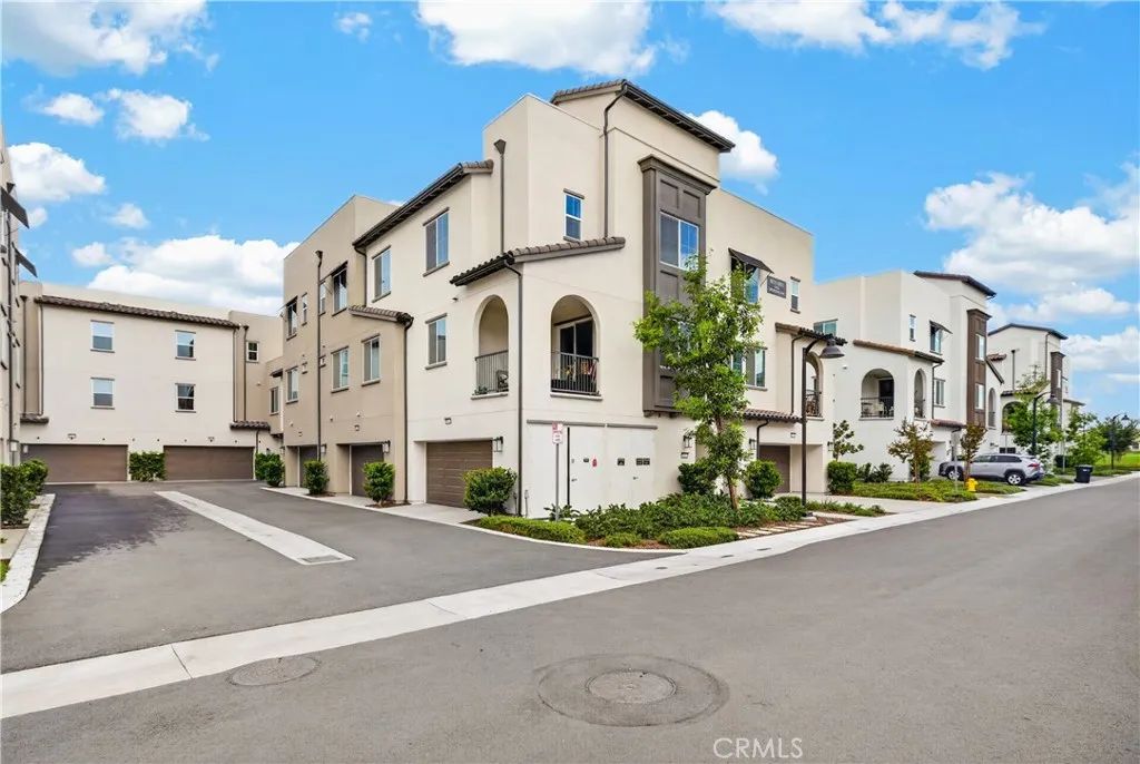16140 Spicebush Ln, Chino, CA 91708