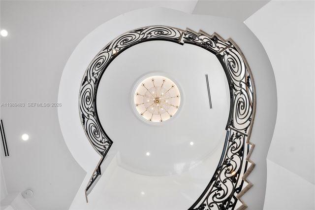 919 92nd St, Surfside, FL 33154