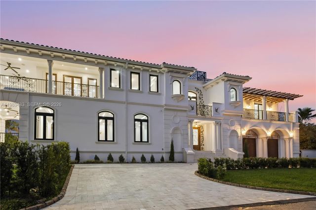 919 92nd St, Surfside, FL 33154