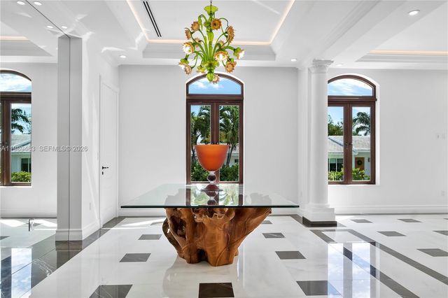 919 92nd St, Surfside, FL 33154