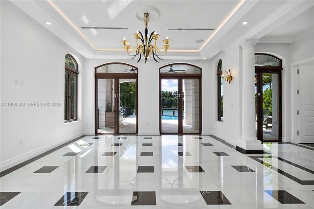 919 92nd St, Surfside, FL 33154