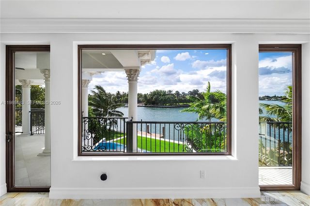 919 92nd St, Surfside, FL 33154