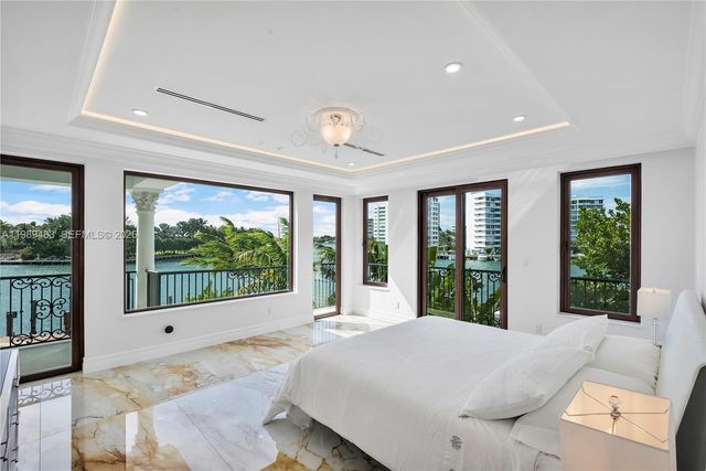 919 92nd St, Surfside, FL 33154