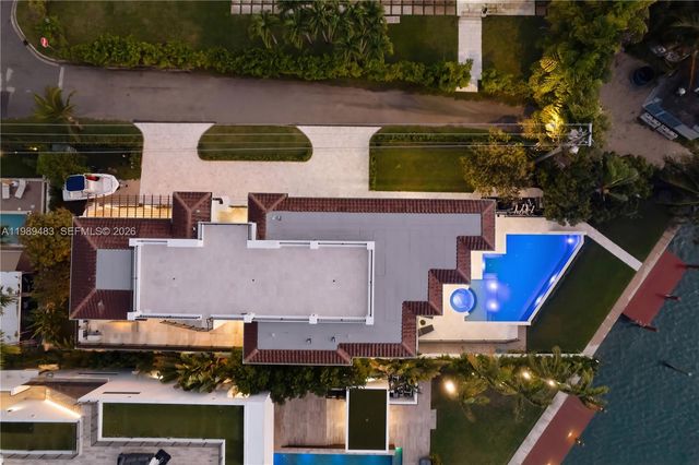 919 92nd St, Surfside, FL 33154