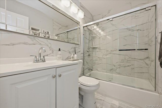 672 Anderson Avenue, Franklin Square, NY 11010