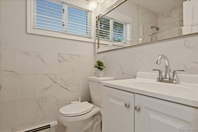 672 Anderson Avenue, Franklin Square, NY 11010