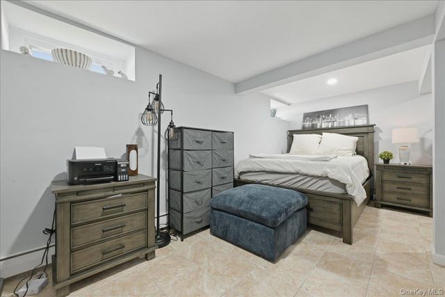 672 Anderson Avenue, Franklin Square, NY 11010