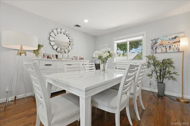 672 Anderson Avenue, Franklin Square, NY 11010