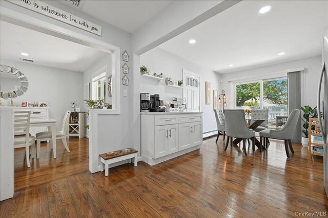 672 Anderson Avenue, Franklin Square, NY 11010