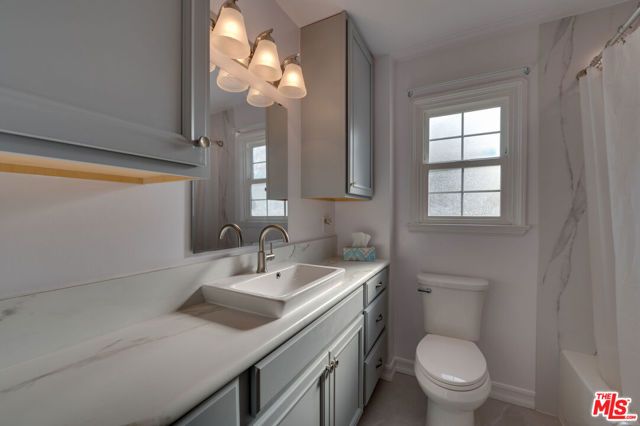 6408 W 82nd Street, Los Angeles, CA 90045