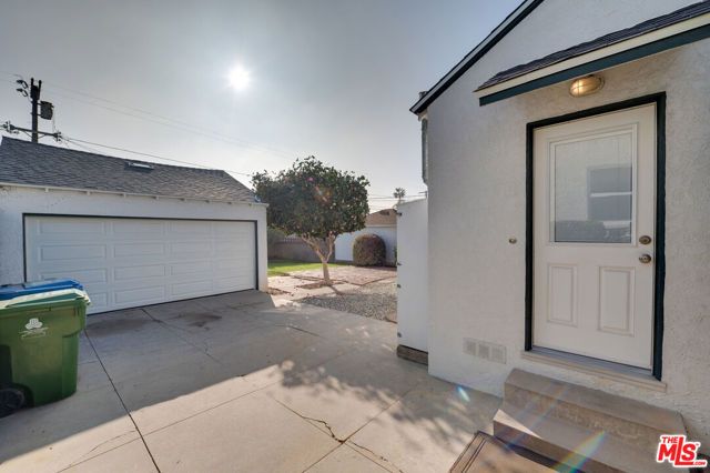 6408 W 82nd Street, Los Angeles, CA 90045