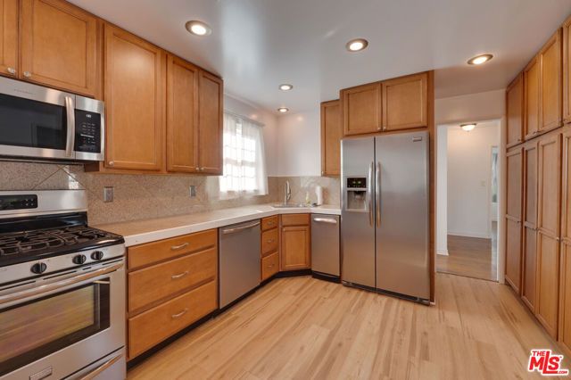 6408 W 82nd Street, Los Angeles, CA 90045