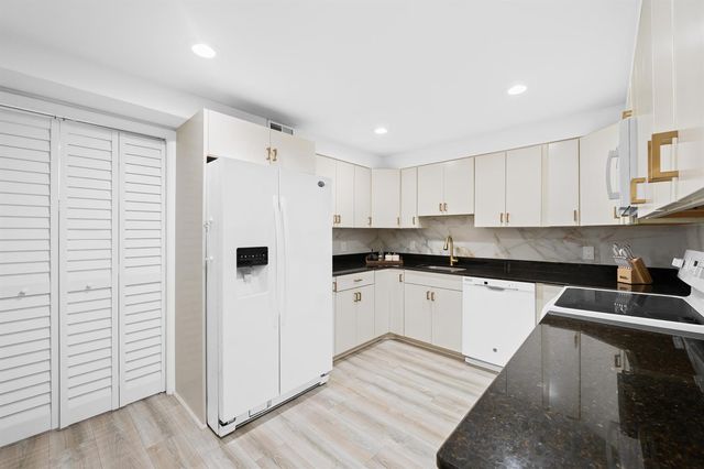 491 Racquet Club Road Unit 106, Weston, FL 33326