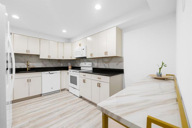 491 Racquet Club Road Unit 106, Weston, FL 33326