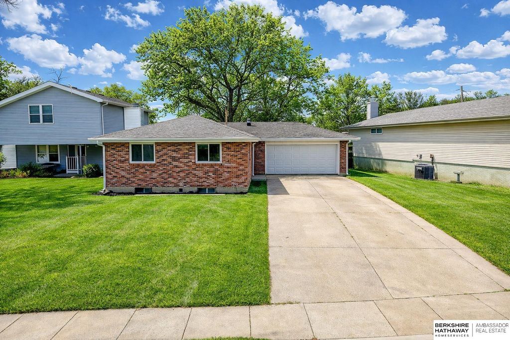7350 Colby Street, Lincoln, NE 68505