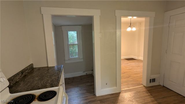 1447 Shriver Avenue NE, Canton, OH 44705