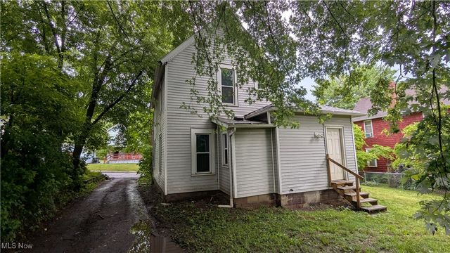 1447 Shriver Avenue NE, Canton, OH 44705