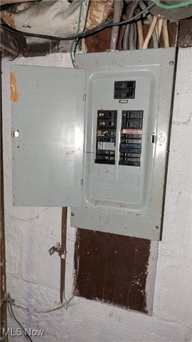 1447 Shriver Avenue NE, Canton, OH 44705