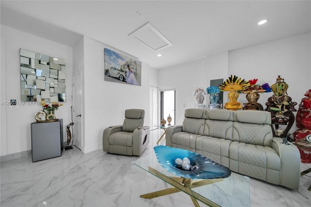 105 S NELSON RD, Cape Coral, FL 33991