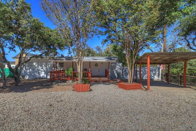 901 Glenn DR, Canyon Lake, TX 78133