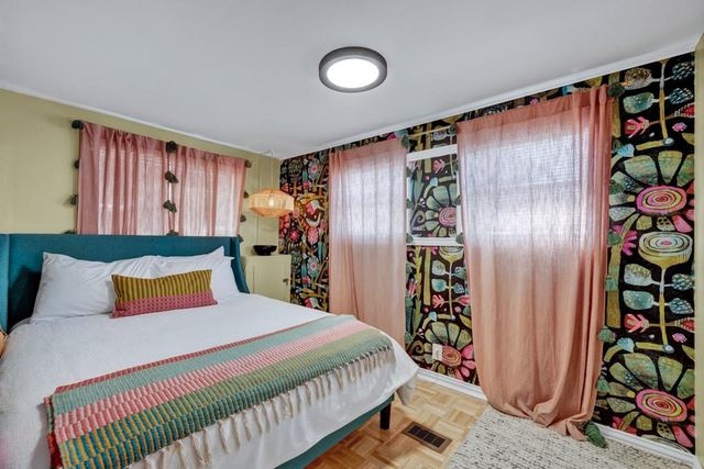 901 Glenn DR, Canyon Lake, TX 78133