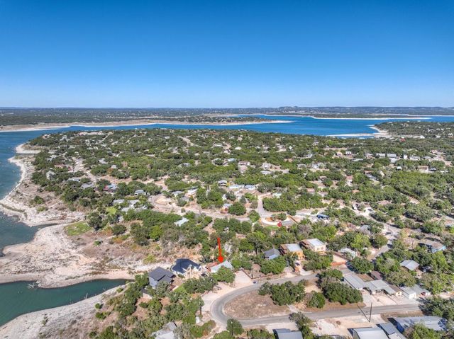 901 Glenn DR, Canyon Lake, TX 78133