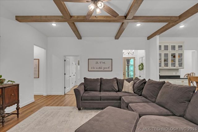 3738 S 137th West Avenue, Sand Springs, OK 74063