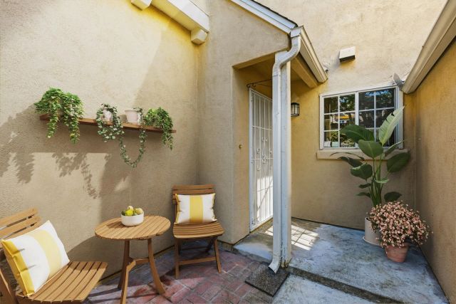 2591 Regent Rd, Carlsbad, CA 92010