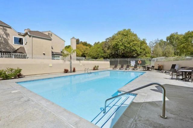 2591 Regent Rd, Carlsbad, CA 92010
