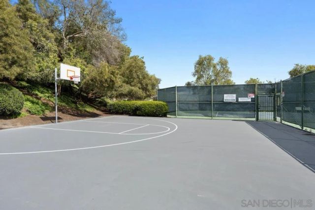 2591 Regent Rd, Carlsbad, CA 92010