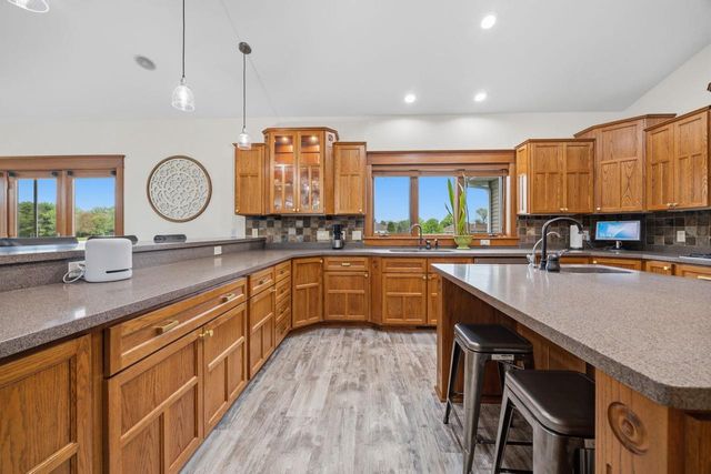 323 Wileman Drive, Edgerton, WI 53534