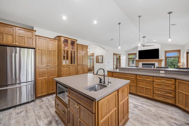 323 Wileman Drive, Edgerton, WI 53534