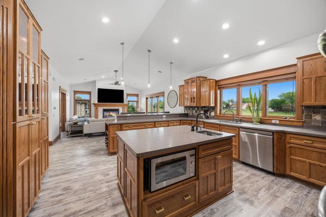 323 Wileman Drive, Edgerton, WI 53534