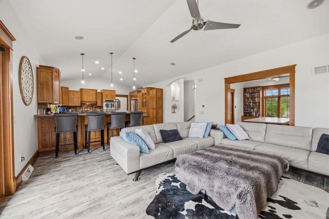 323 Wileman Drive, Edgerton, WI 53534